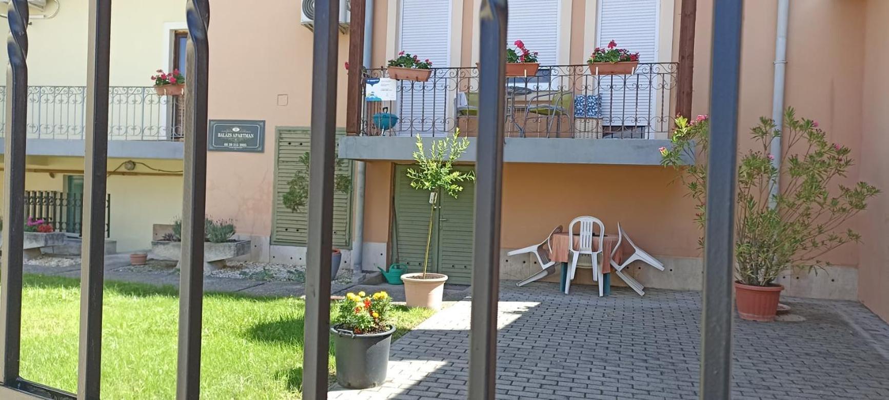 Balazs Apartman Eger Phòng bức ảnh