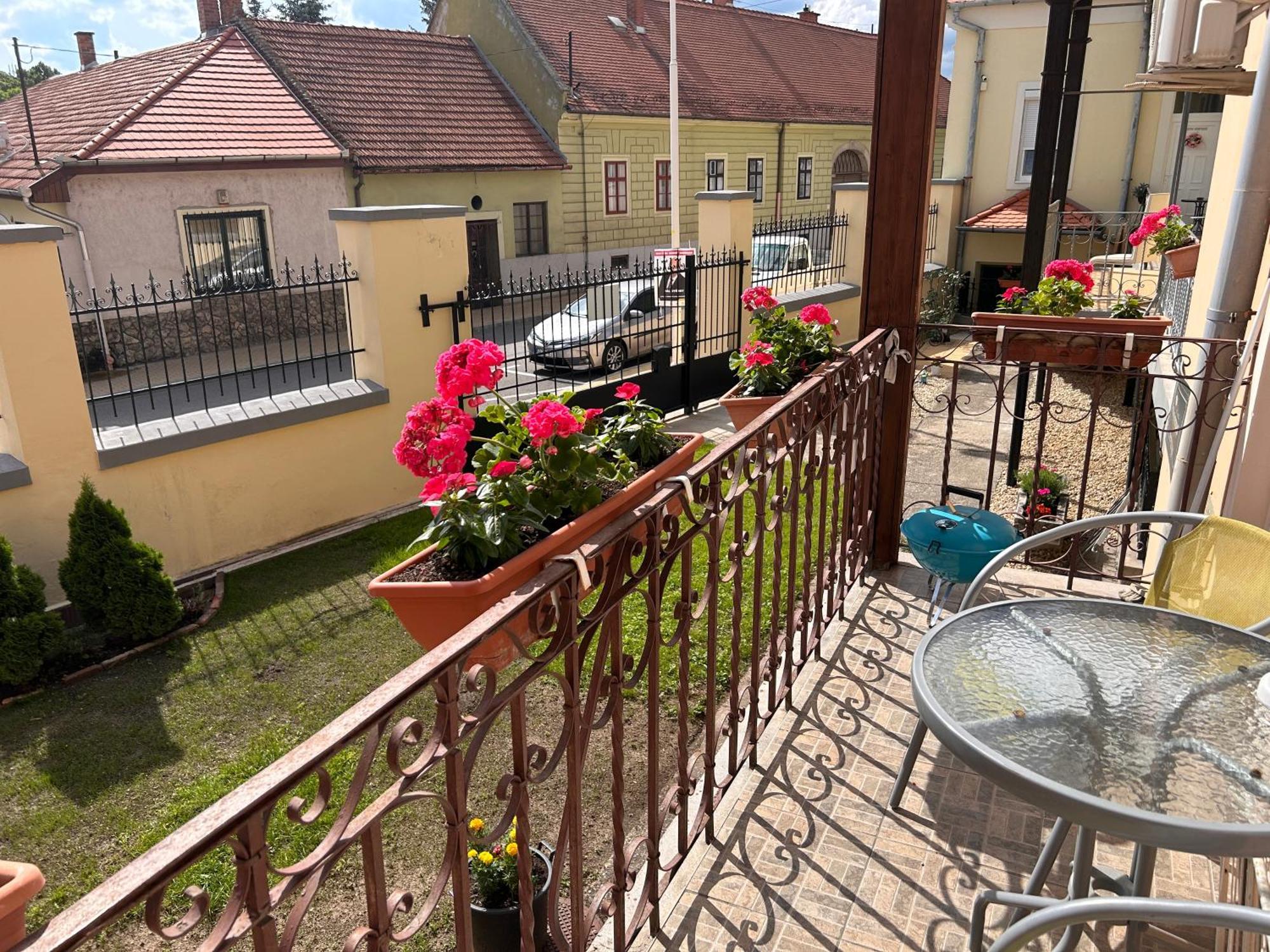 Balazs Apartman Eger Phòng bức ảnh